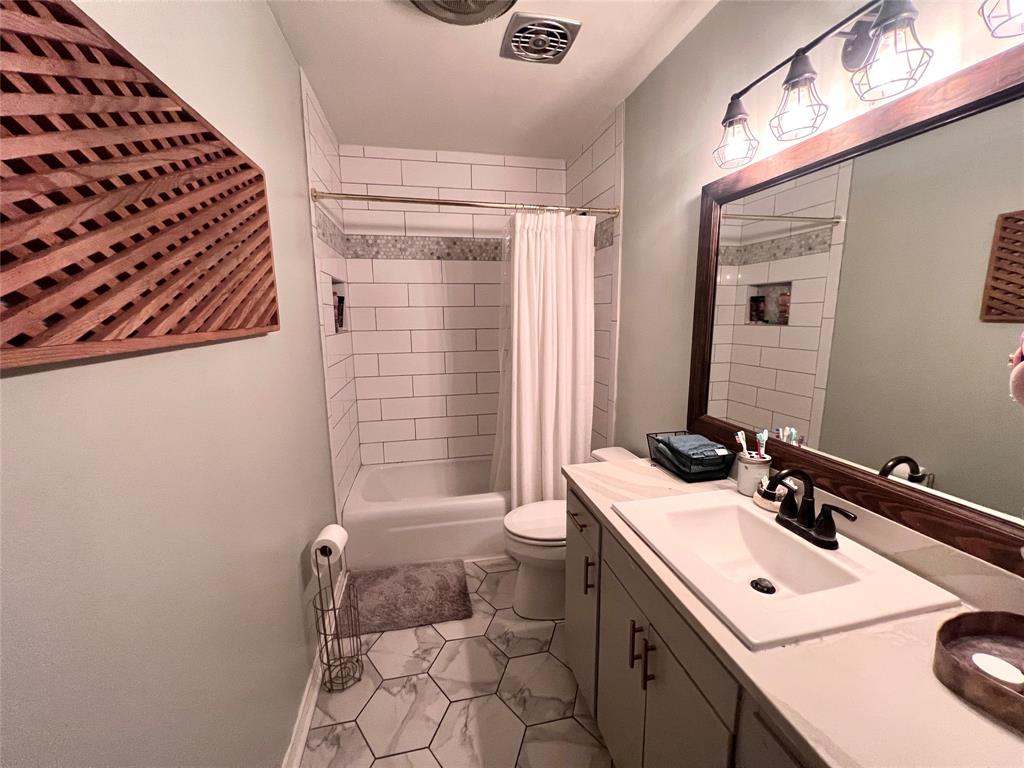 1419 Linwood Dr, Wharton, TX 77488