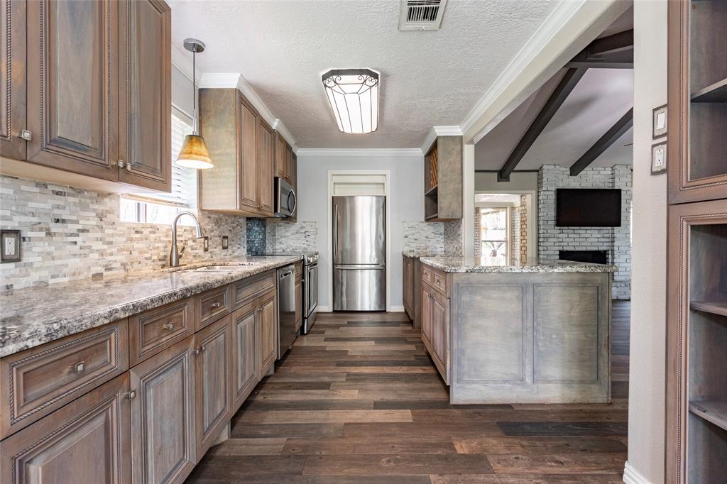 2918 Frostwood Cir, Dickinson, TX 77539