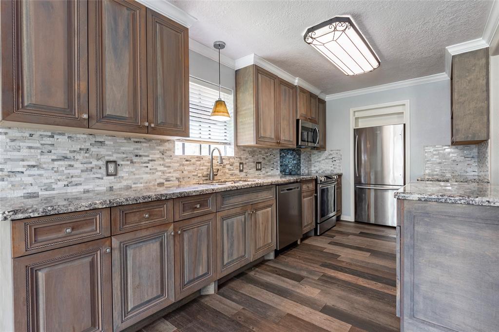 2918 Frostwood Cir, Dickinson, TX 77539