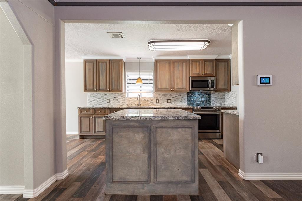 2918 Frostwood Cir, Dickinson, TX 77539