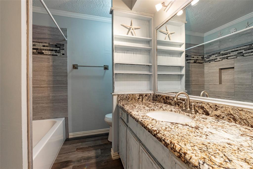 2918 Frostwood Cir, Dickinson, TX 77539