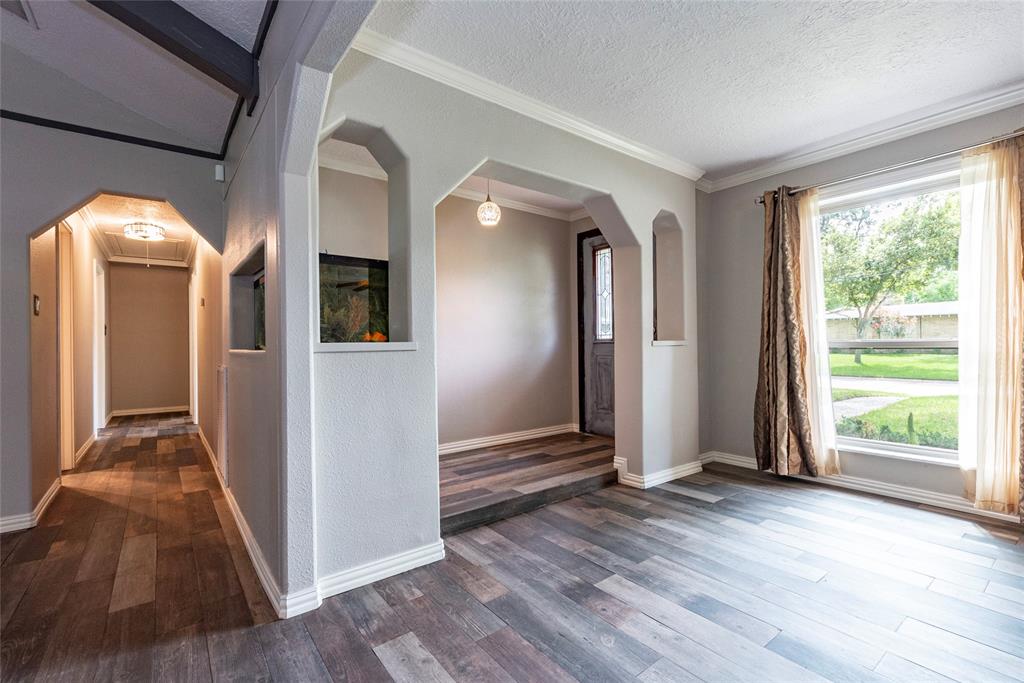 2918 Frostwood Cir, Dickinson, TX 77539