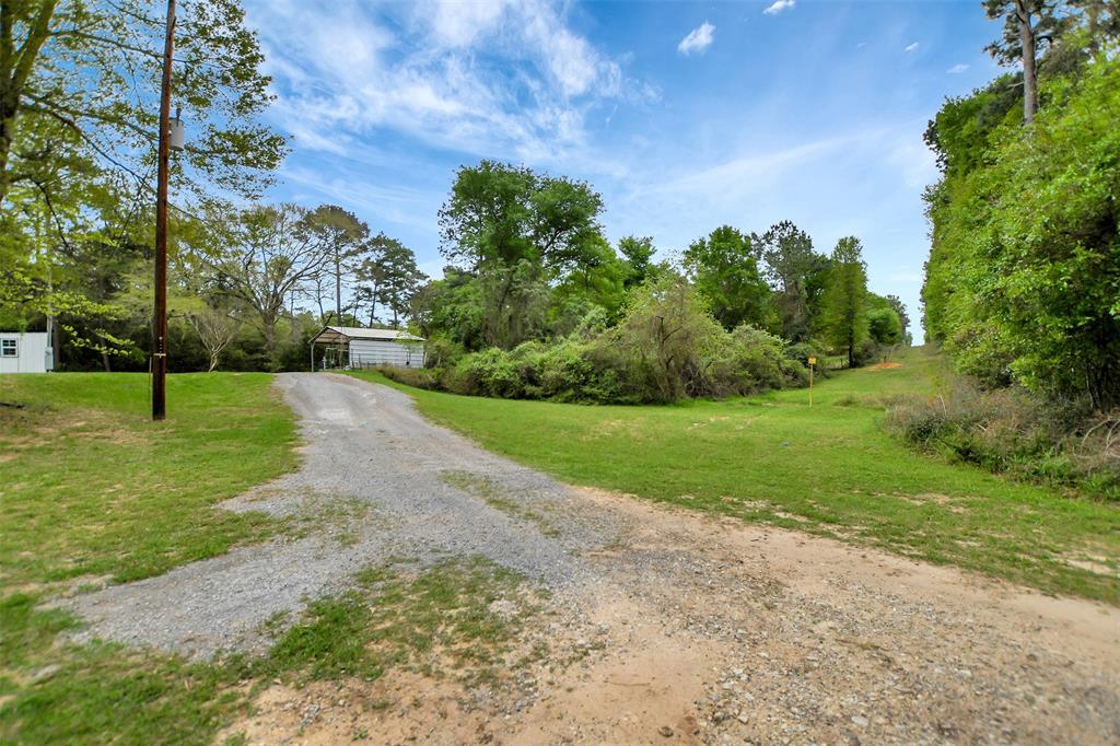 5147 Long Shadows Rd, Navasota, TX 77868