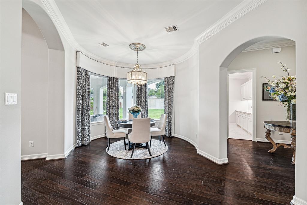 61 Kings Lake Estates Blvd, Humble, TX 77346