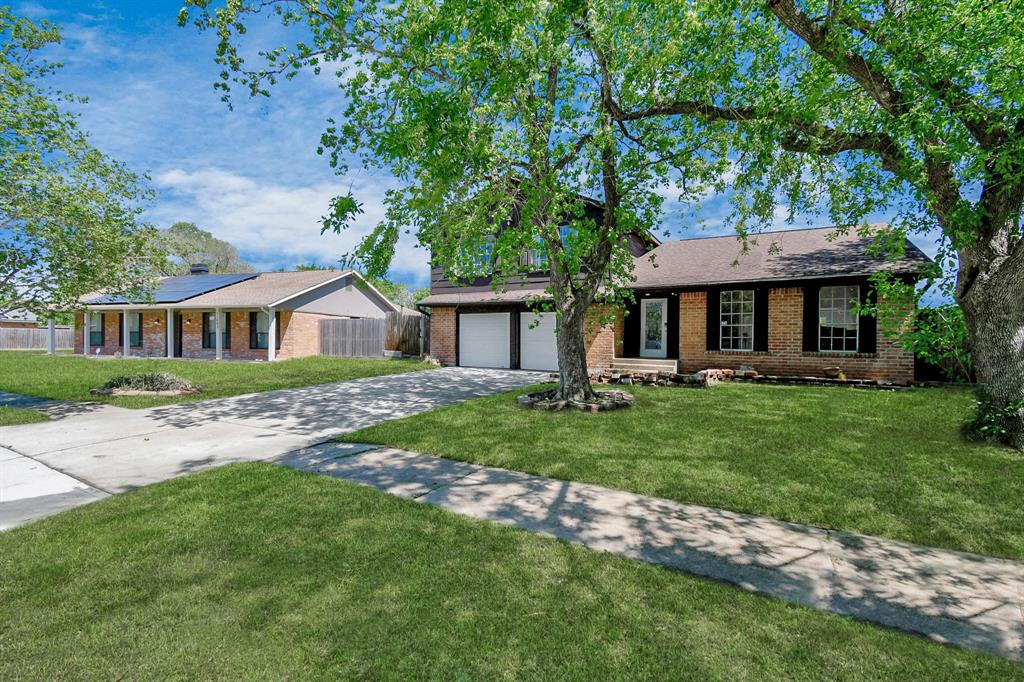 11007 Sageyork Dr, Houston, TX 77089