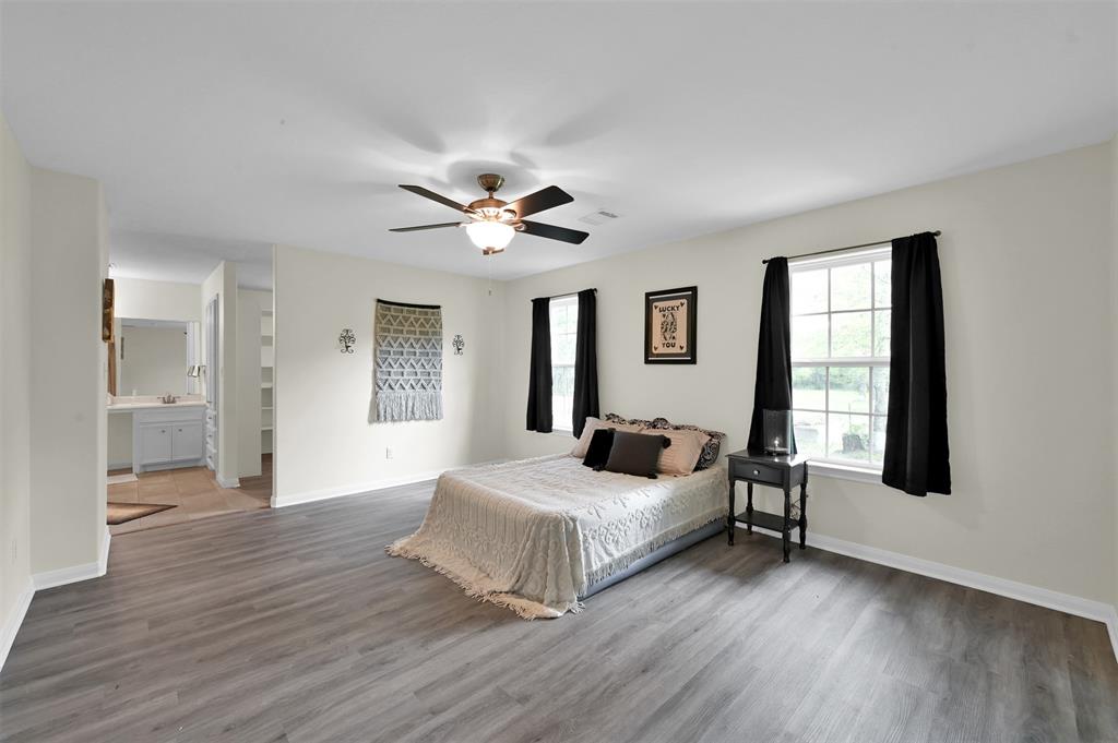 17081 Whippoorwill Rd, Navasota, TX 77868