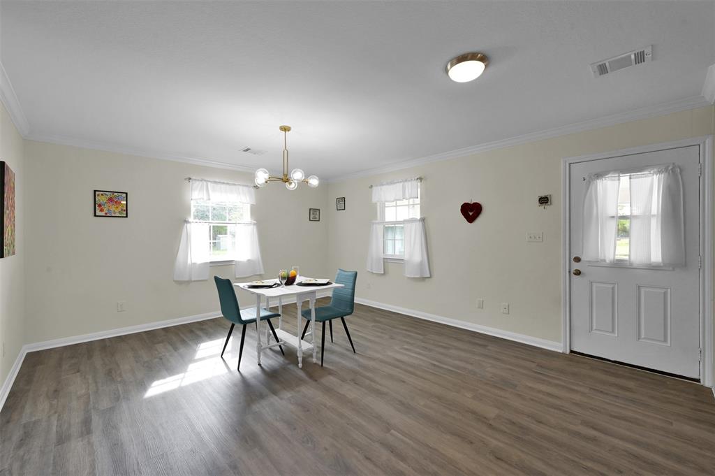 17081 Whippoorwill Rd, Navasota, TX 77868