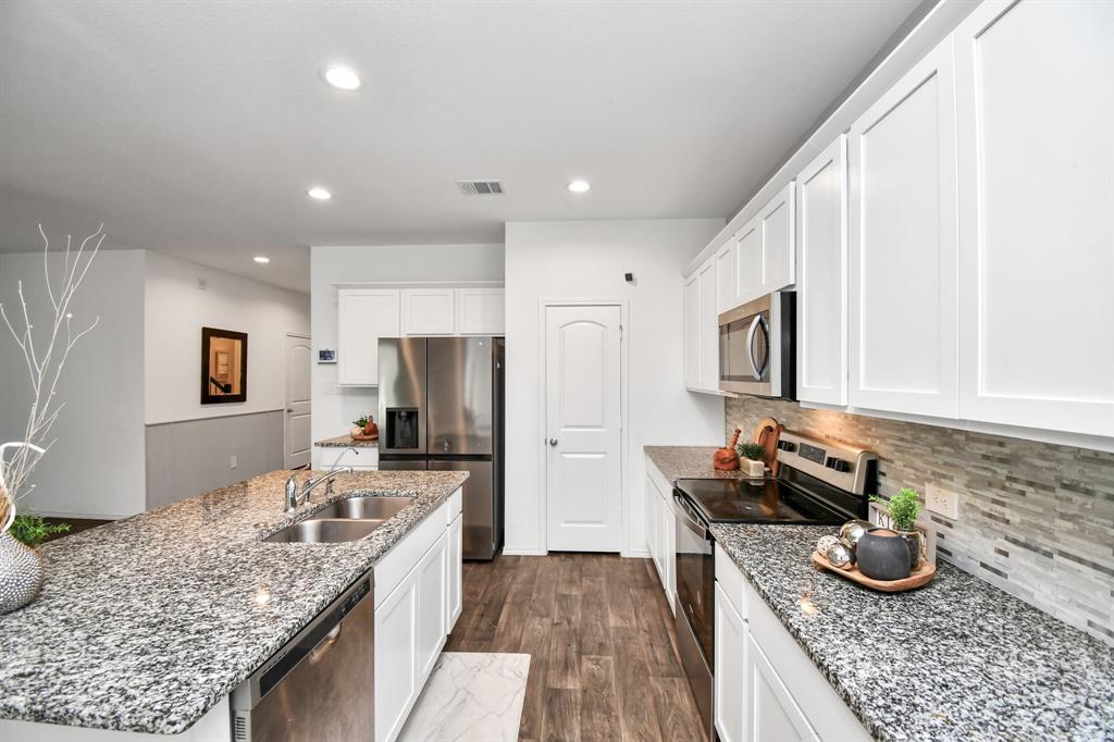 2911 Roman Forest Blvd, New Caney, TX 77357