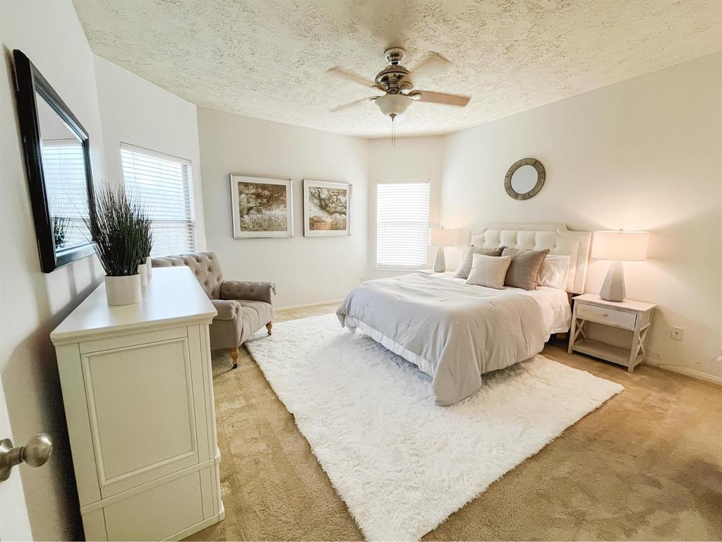 32003 Decker Oaks Dr, Pinehurst, TX 77362