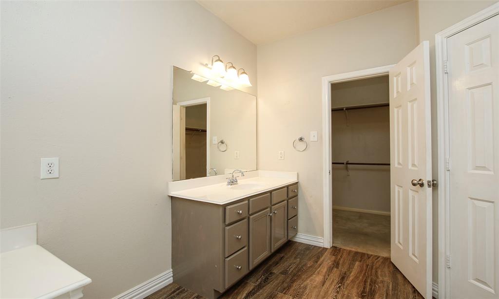 32003 Decker Oaks Dr, Pinehurst, TX 77362