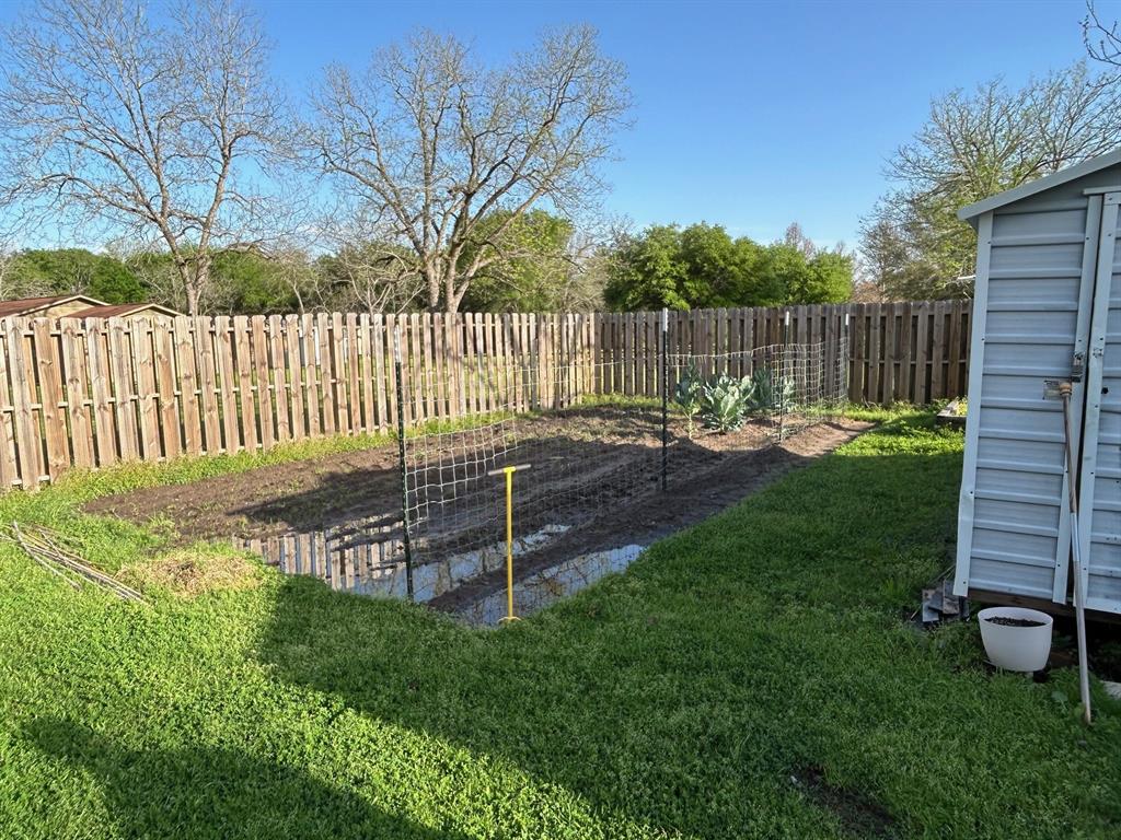 210 Mainer St, Lovelady, TX 75851