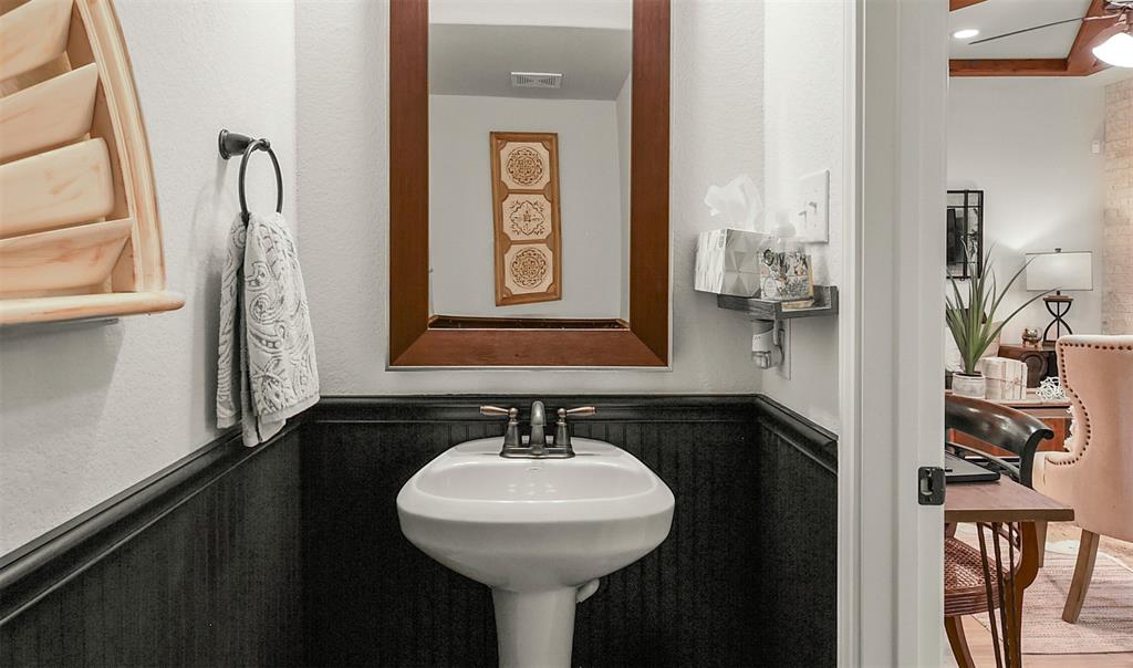 5526 Hyde Park Dr, Pasadena, TX 77505