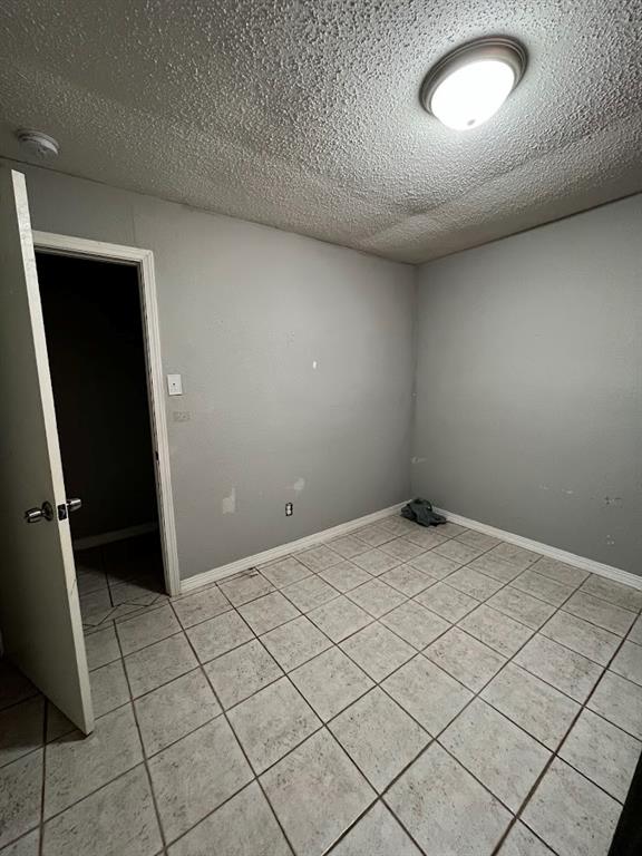 1130 Mooney Rd, Houston, TX 77037