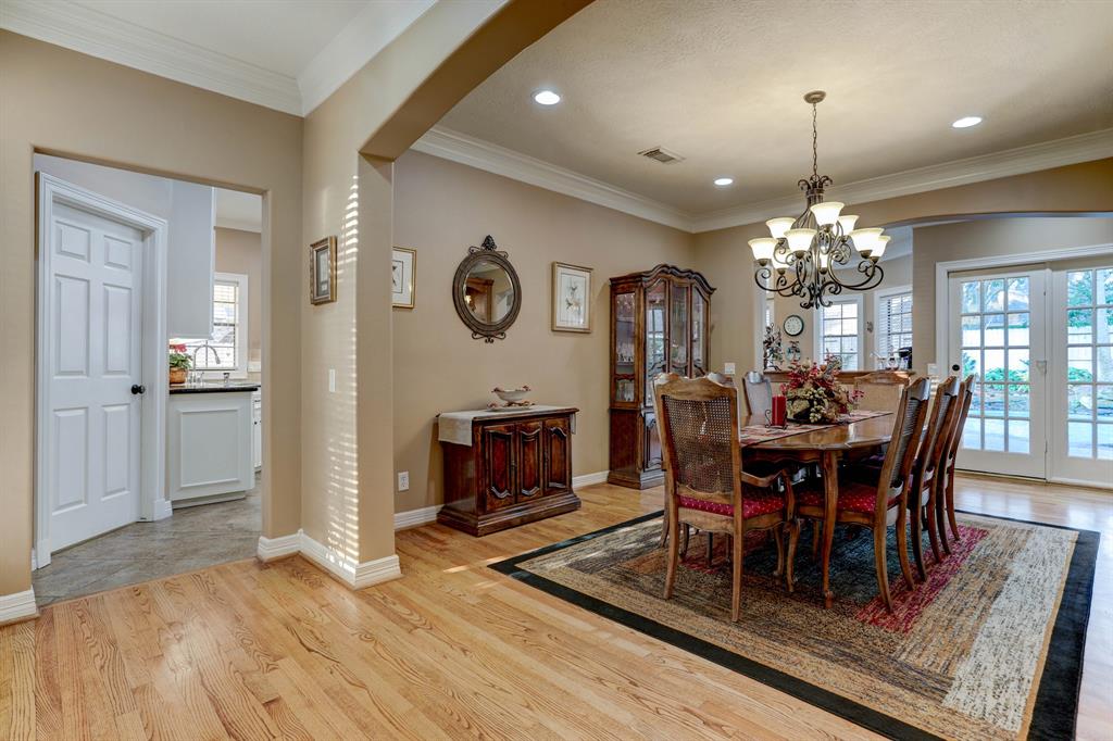 2230 Rockhaven Dr, Houston, TX 77062