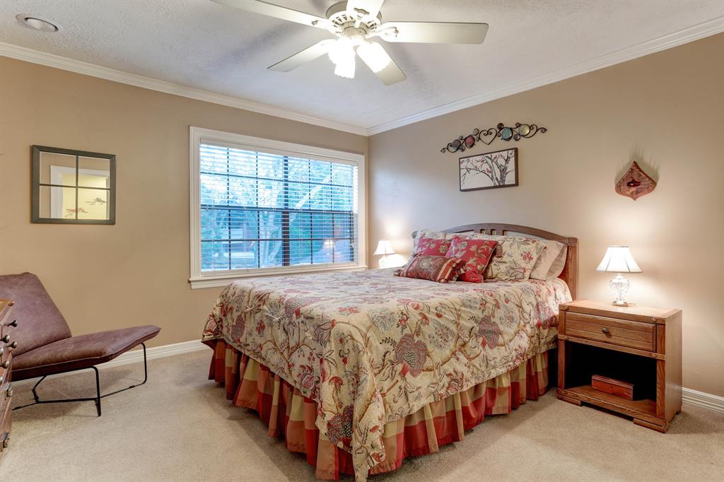 2230 Rockhaven Dr, Houston, TX 77062