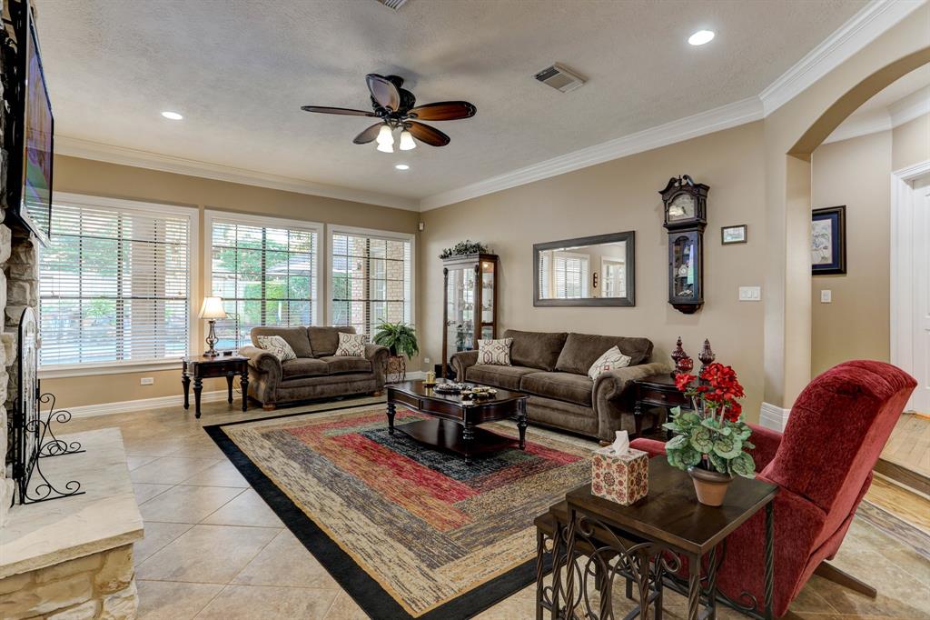 2230 Rockhaven Dr, Houston, TX 77062