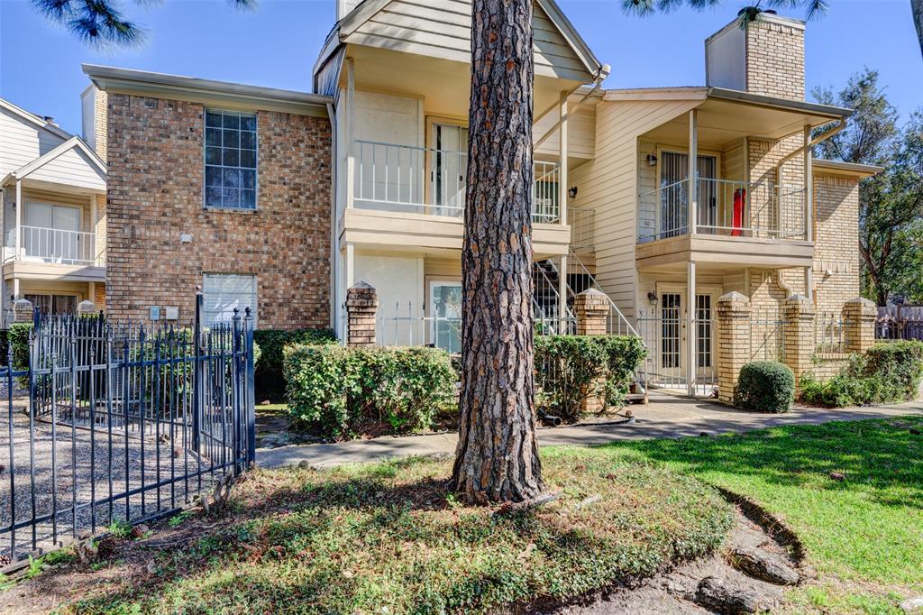 12550 Whittington Dr 203, Houston, TX 77077