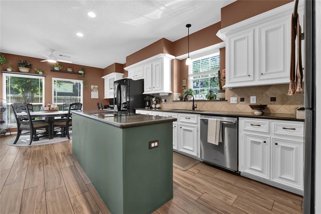5802 Berkshire Hills Dr, Kingwood, TX 77345