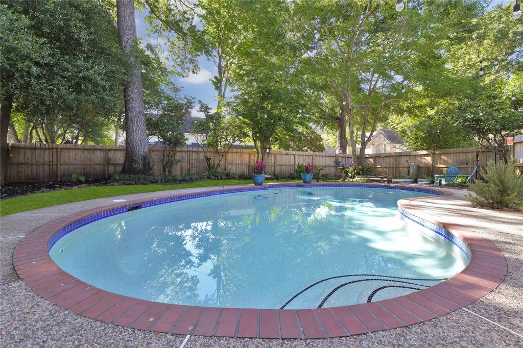 5802 Berkshire Hills Dr, Kingwood, TX 77345
