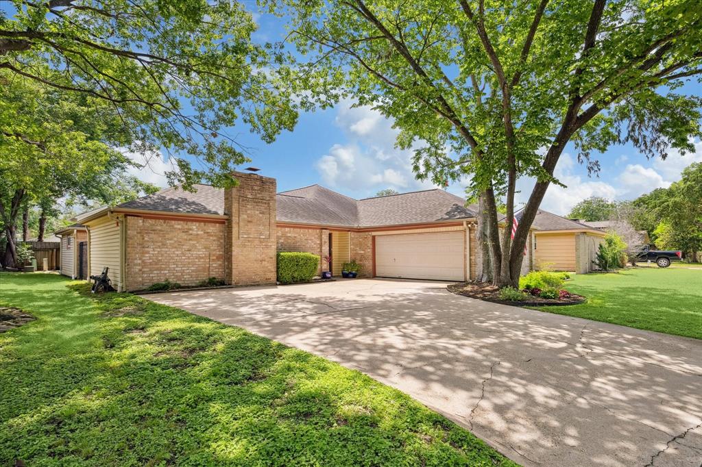 14011 Baltrusol Dr, Houston, TX 77095