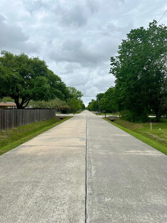 4100 Lovers Ln, Dickinson, TX 77539