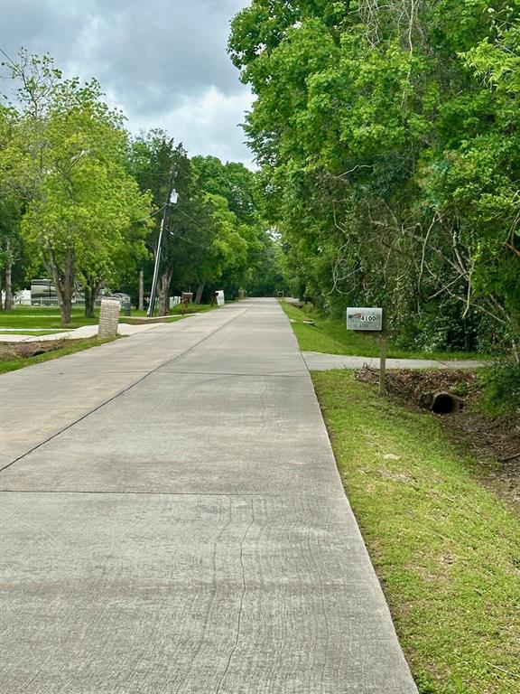 4100 Lovers Ln, Dickinson, TX 77539