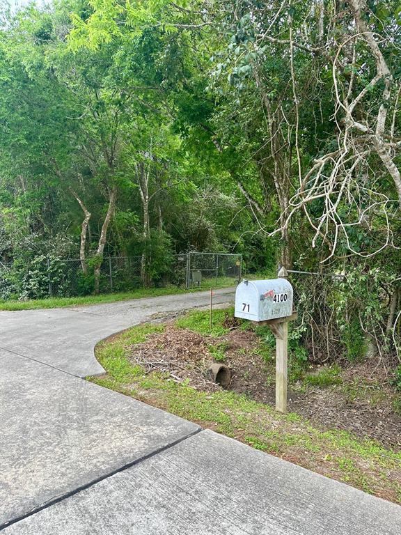 4100 Lovers Ln, Dickinson, TX 77539