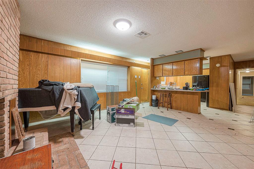 5009 Park Ave, Dickinson, TX 77539