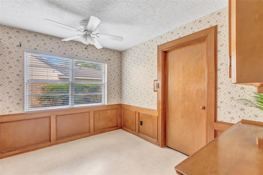 3111 Parkdale Dr, Kingwood, TX 77339