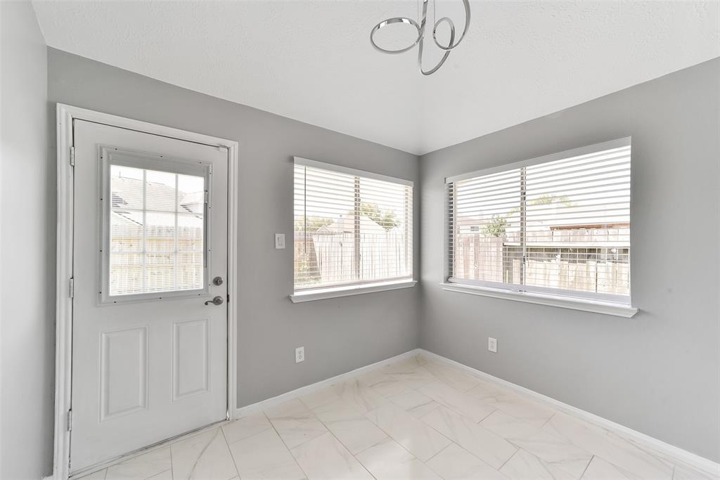 1211 Peacham Ct, Fresno, TX 77545