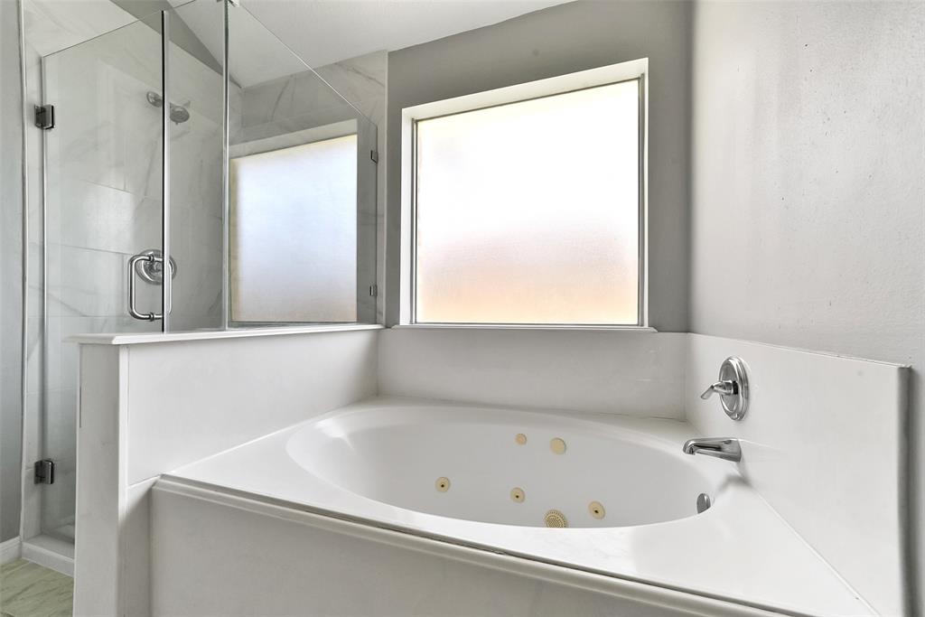 1211 Peacham Ct, Fresno, TX 77545