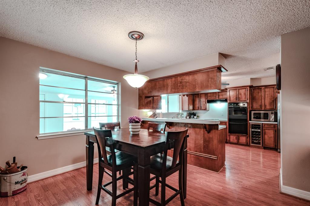 11302 Cherry Point Dr, Mont Belvieu, TX 77535