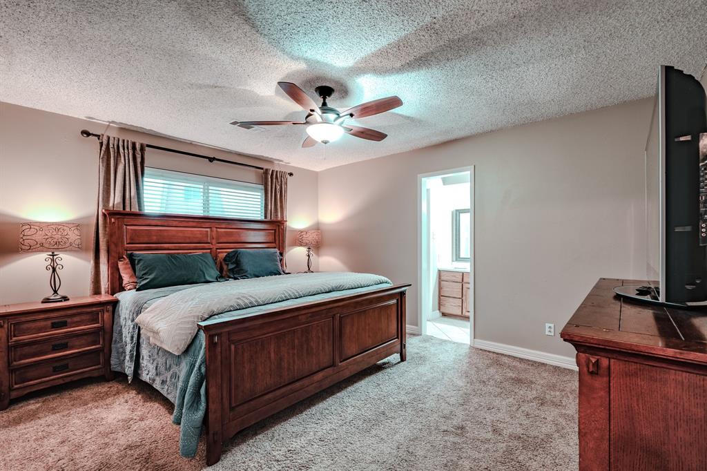 11302 Cherry Point Dr, Mont Belvieu, TX 77535