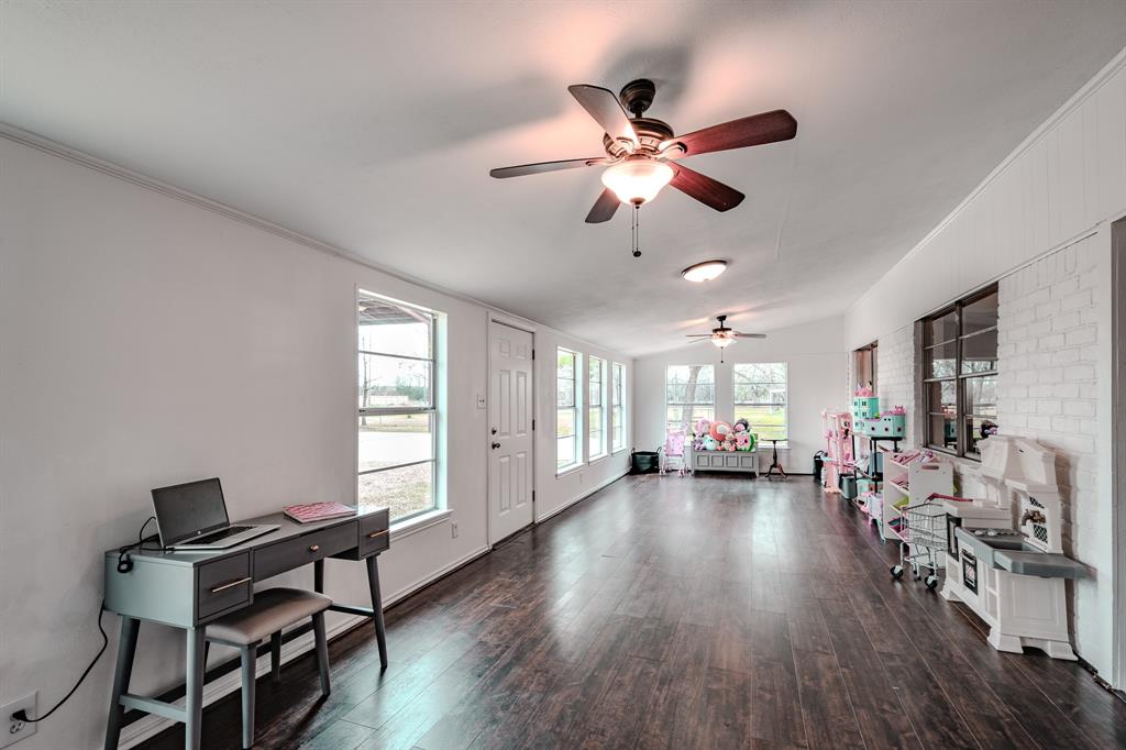 11302 Cherry Point Dr, Mont Belvieu, TX 77535