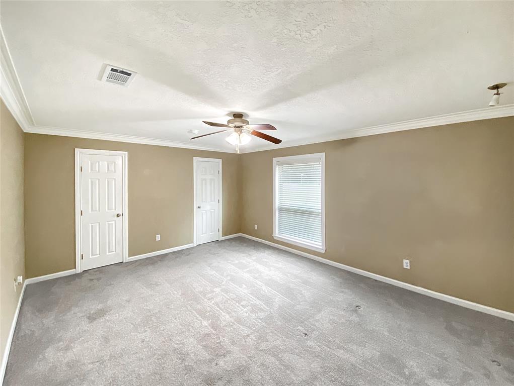 641 Evans St, Winnie, TX 77665