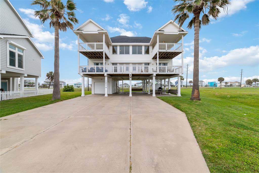18614 W De Vaca Lane, Galveston, TX 77554
