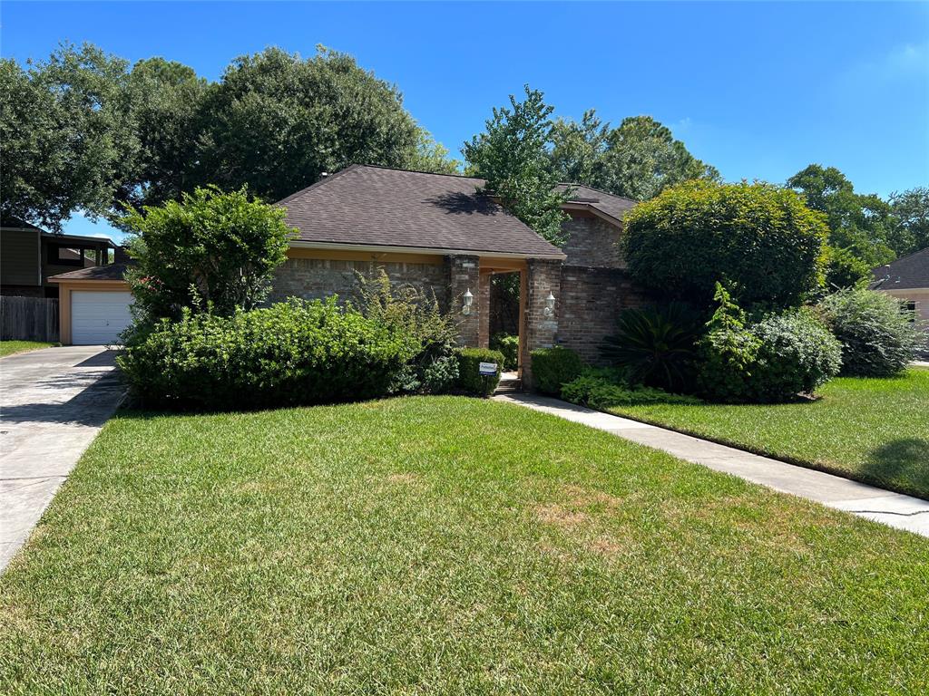 2722 Meadowcreek Dr, Missouri City, TX 77459