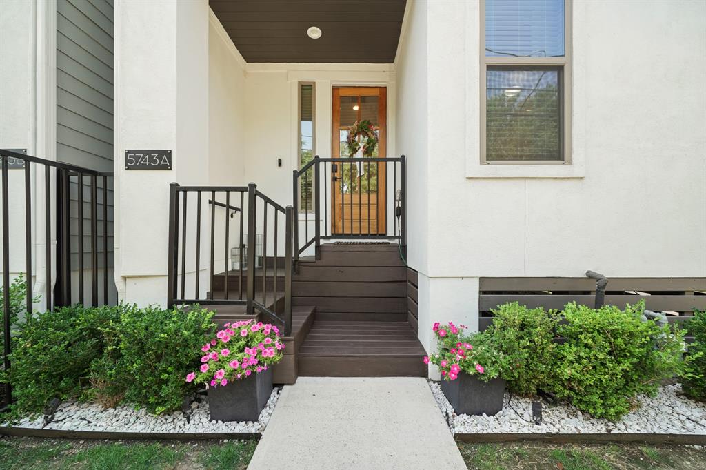 Property Detail on Lenora "Sissie" Goff 5743 Kiam St A, Houston TX 77007