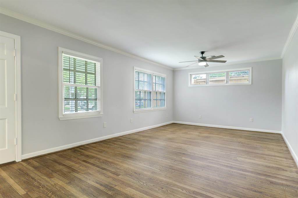 5217 Locust St, Bellaire, TX 77401