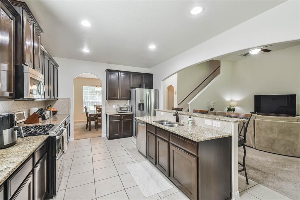 970 Gowan Dr, Conroe, TX 77301