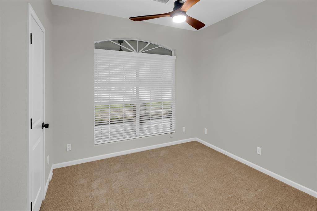 707 Cemetery Rd, Santa Fe, TX 77517