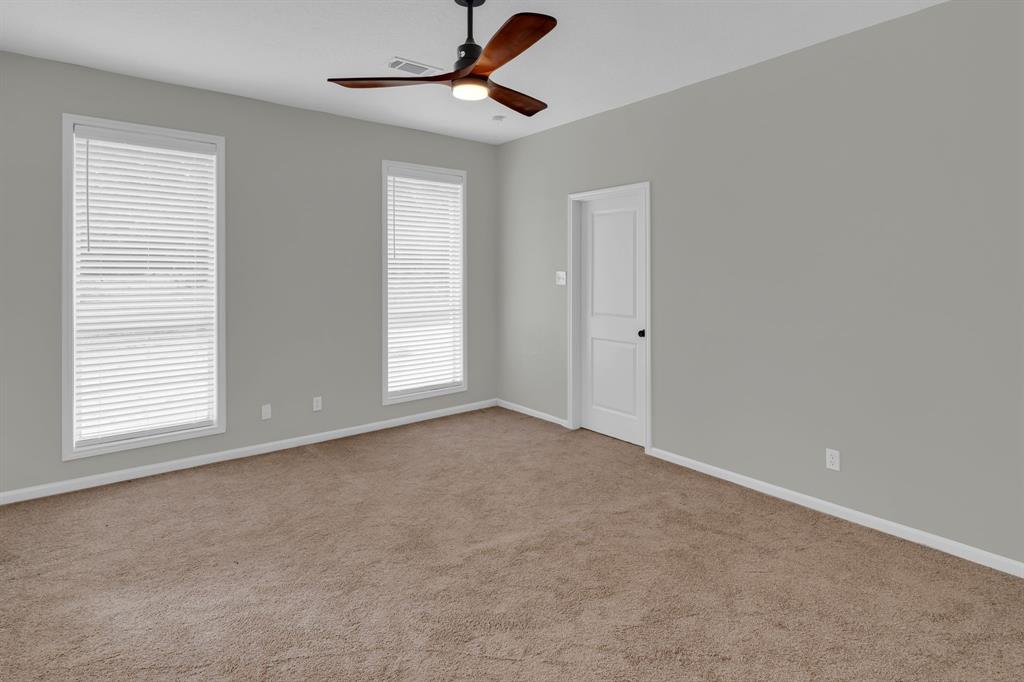 707 Cemetery Rd, Santa Fe, TX 77517