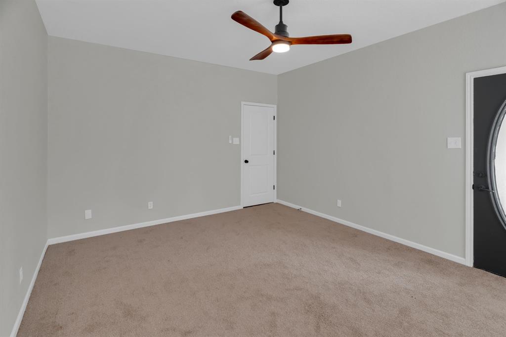 707 Cemetery Rd, Santa Fe, TX 77517