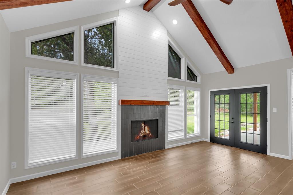 707 Cemetery Rd, Santa Fe, TX 77517