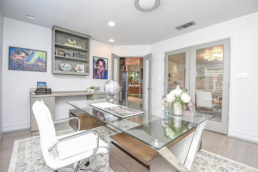 15402 Lakeview Dr, Jersey Village, TX 77040