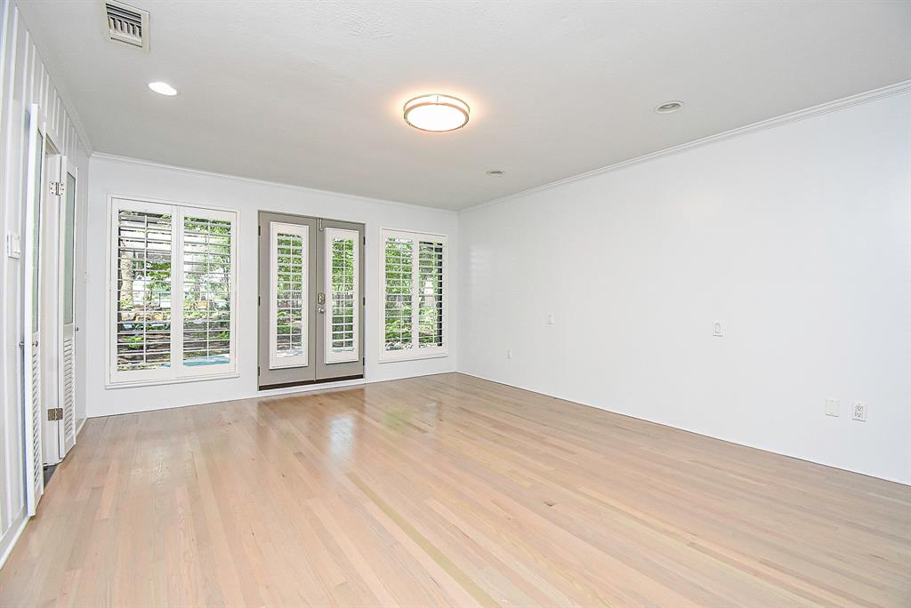 15402 Lakeview Dr, Jersey Village, TX 77040