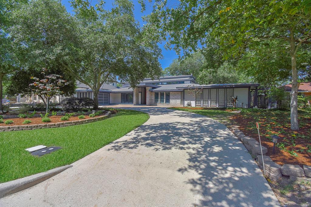 15402 Lakeview Dr, Jersey Village, TX 77040