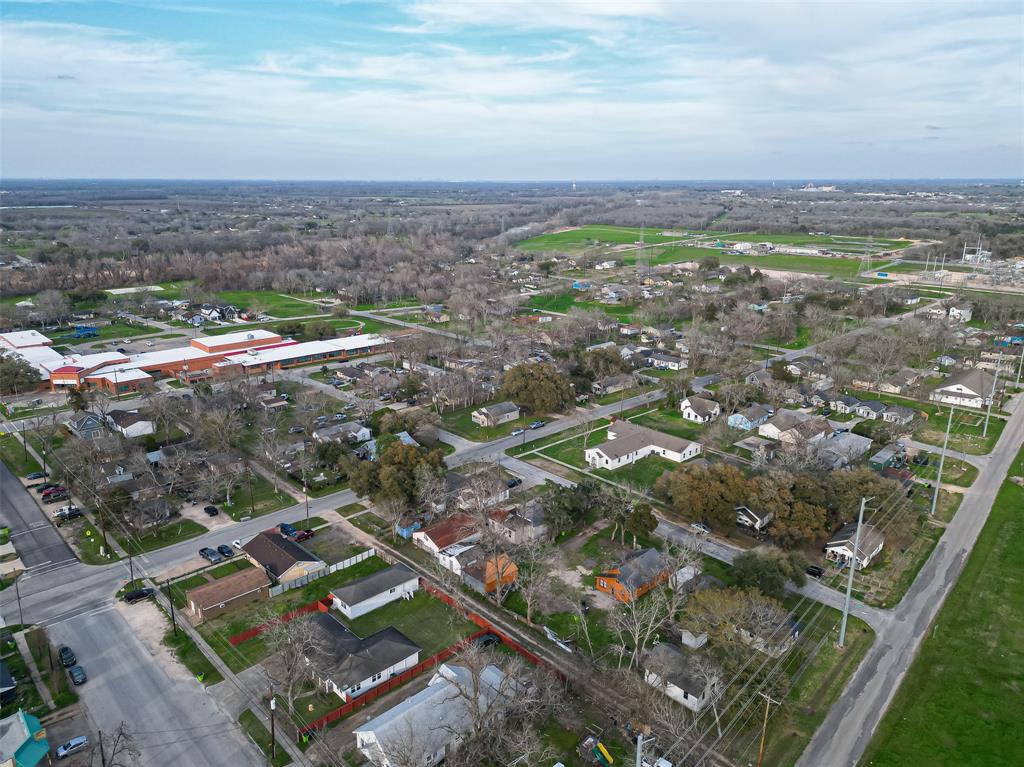 425 4th St, Rosenberg, TX 77471