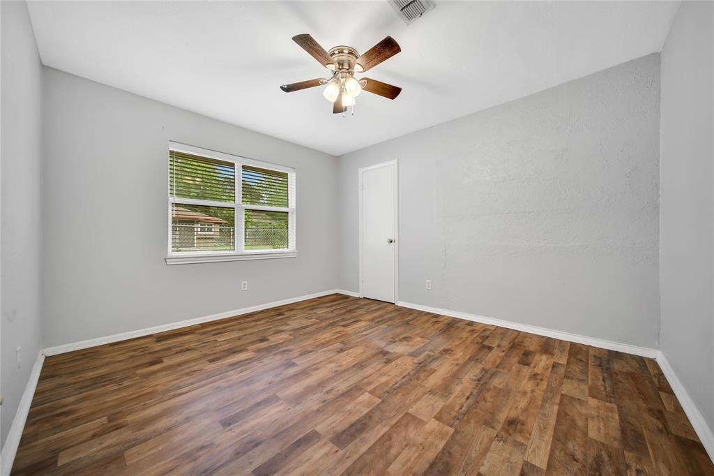 1618 Hamblen Rd, Kingwood, TX 77339