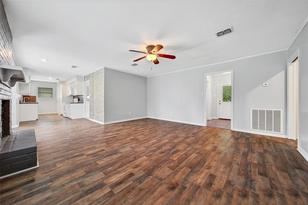 1618 Hamblen Rd, Kingwood, TX 77339